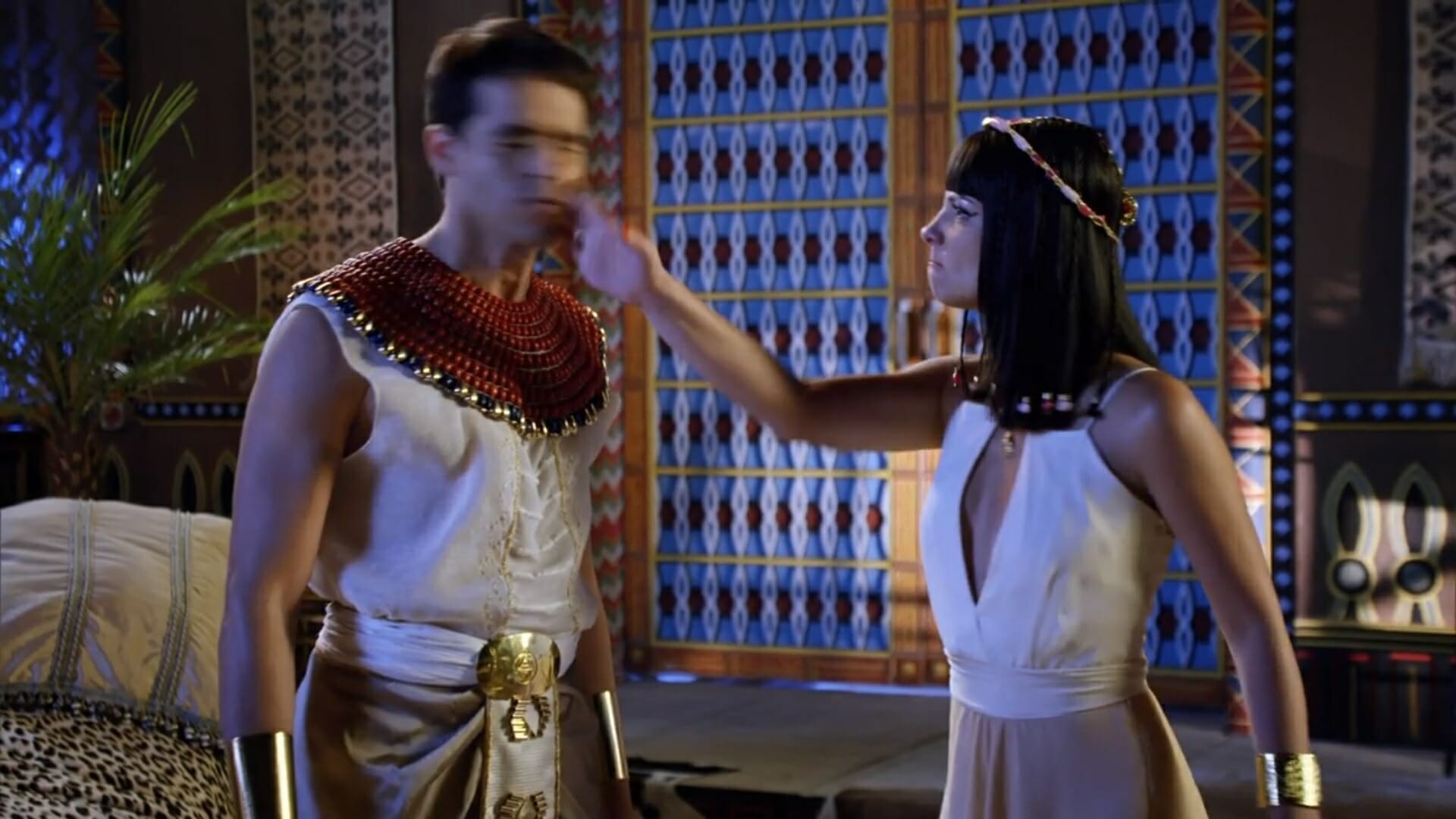 Os Dez Mandamentos Nefertari D Tapa Na Cara De Mois S Ao Ser Confrontada