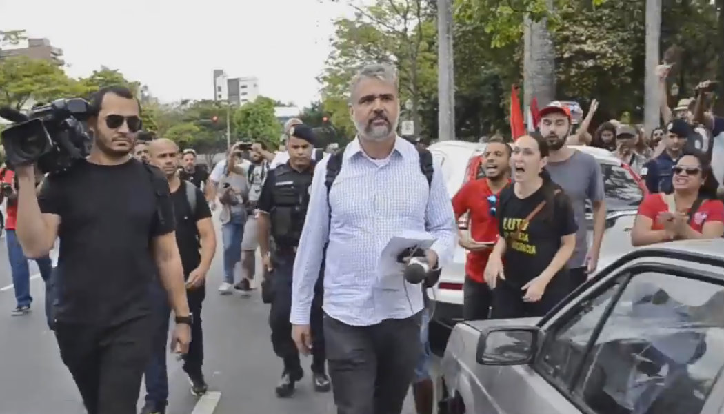 Globo expulsa de manifestação contra Michel Temer