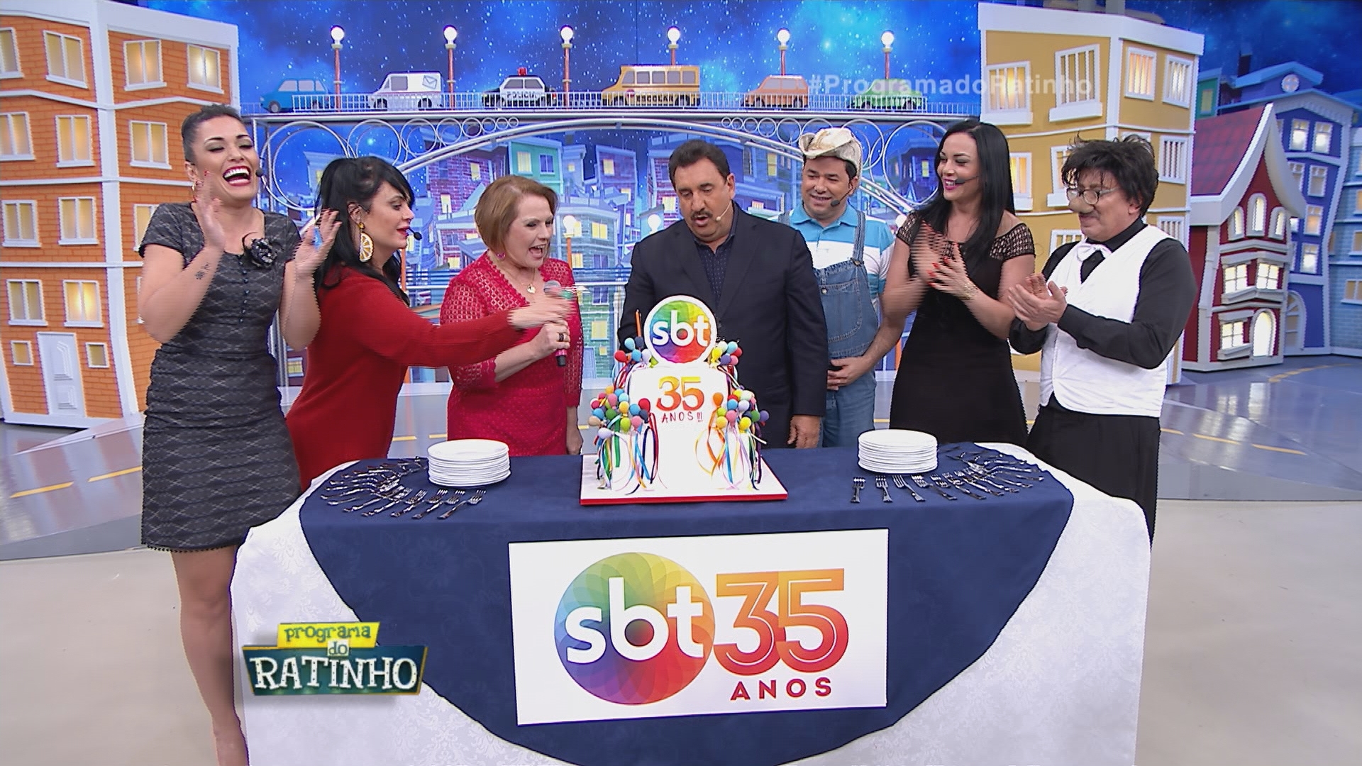 Ratinho celebras os 35 anos do SBT