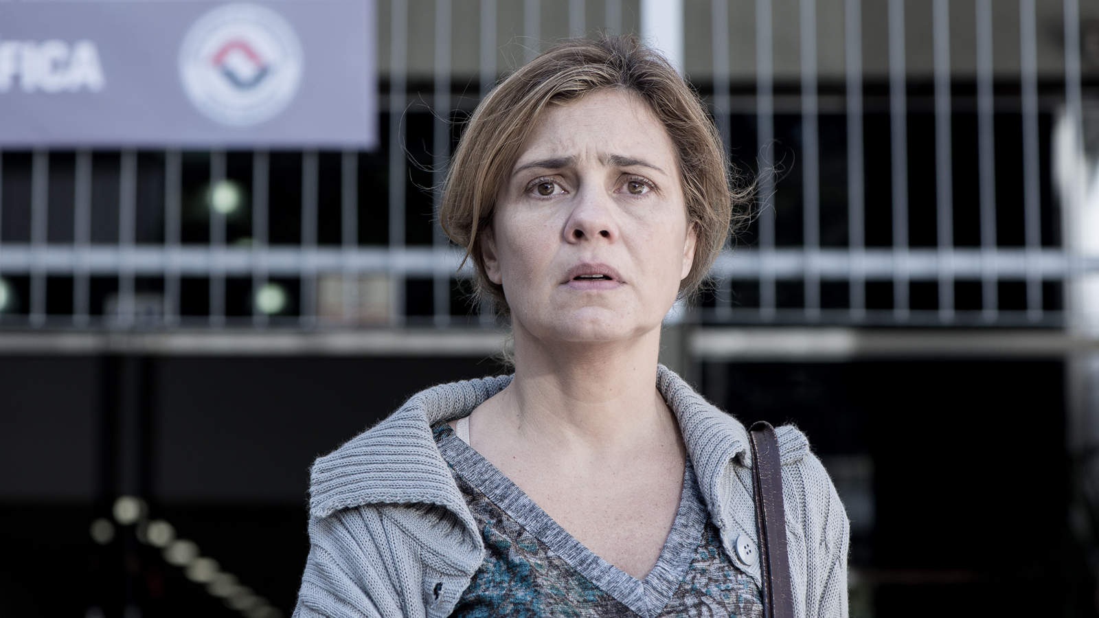 Adriana Esteves brilha em Justiça e internautas ''esquecem'' Carminha