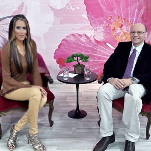 Dr. Fábio Batista entrevistado pela apresentadora Keila Lima