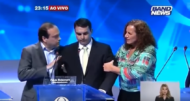 Flavio Bolsonaro desmaia durante debate na Band