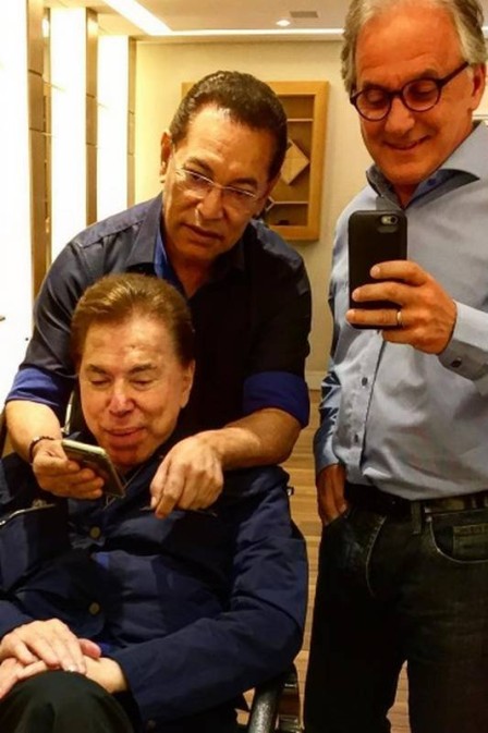 Silvio Santos aparece sem maquiagem em foto divulgada por Otávio Mesquita