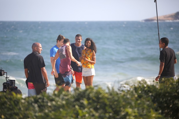 Globo grava cenas de Malhação na Praia da Macumba 2