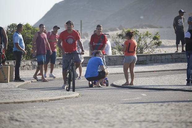 Globo grava cenas de Malhação na Praia da Macumba 4