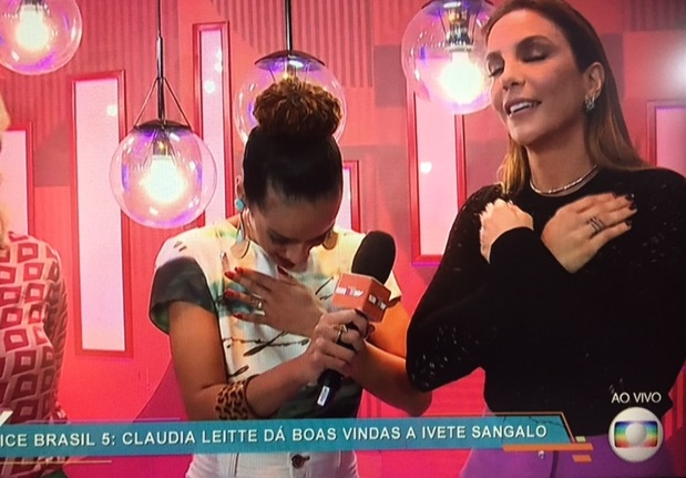 Repórter comete gafe ao pedir que Ivete Sangalo convide os pais, que já faleceram, para verem The Voice Brasil