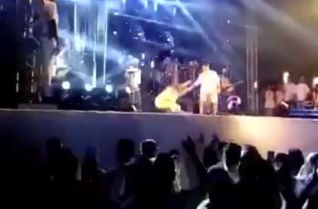 Marília Mendonça cai durante show no réveillon em Alagoas