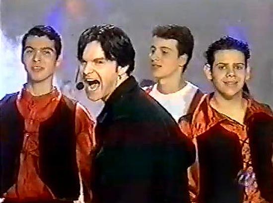 Rafael Cortez como "paquito"