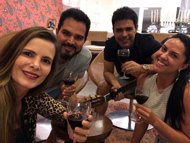 Flávia, Luciano, Zezé Di Camargo e Graciele Lacerda (Reprodução/Instagram)