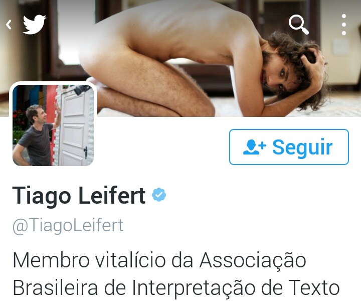 Tiago Leifert faz graça com ensaio nu do ex-BBB Pedro no Twitter
