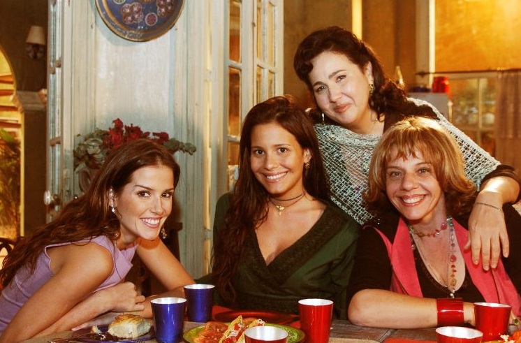Sol (Deborah Secco), Inesita (Juliana Knust), Consuelo (Claudia Jimenez) e Mercedes (Rosi Campos) em América (Divulgação/ TV Globo)