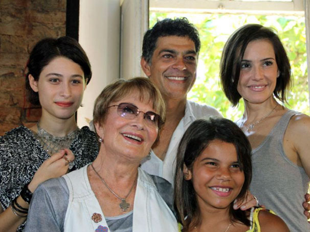 Luisa Arraes, Glória Menezes, Eduardo Moscóvis, Laura Barreto e Deborah Secco