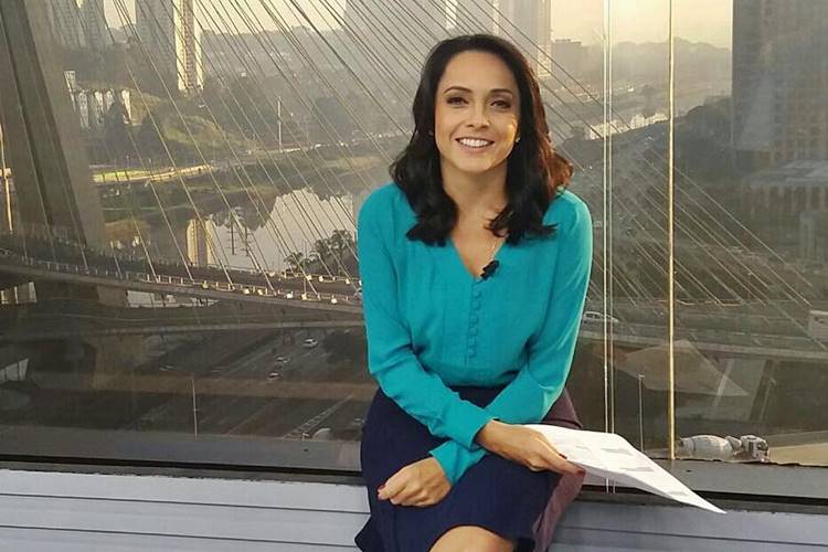 Izabella já foi garota-Fantasia antes de virar jornalista (Divulgação/TV Globo)