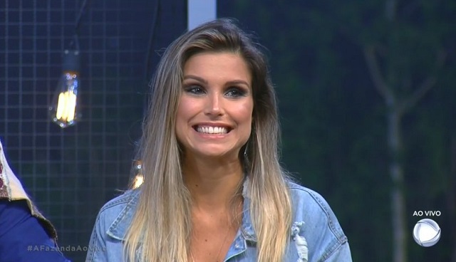 Flávia Viana brincou com a saúde dos outros peões (Reprodução/TV Record)