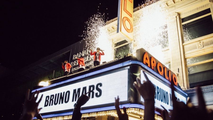 Bruno Mars faz show no Apollo Theater