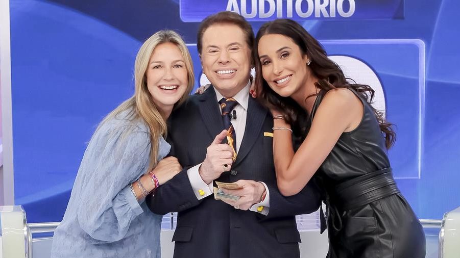 Luana Piovani, Silvio Santos e Carol Marra no Jogo das 3 Pistas