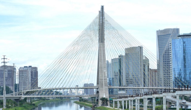 Ponte Estaiada é palco de gravação do talent show Dancing Brasil, da Record
