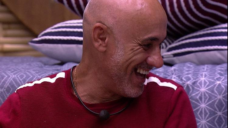 Ayrton perde o dente no BBB18 (Reprodução: TV Globo)Ayrton perde o dente no BBB18 (Reprodução: TV Globo)
