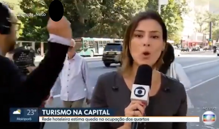 Reporter da Globo foi surpreendida por pedestre
