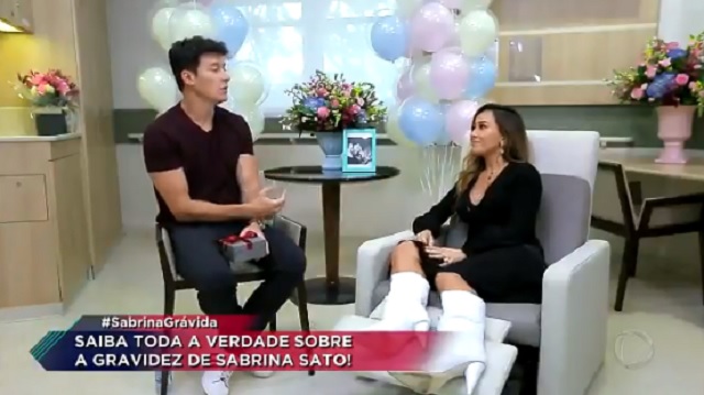 Rodrigo Faro entrevista Sabrina Sato no Programa da Sabrina