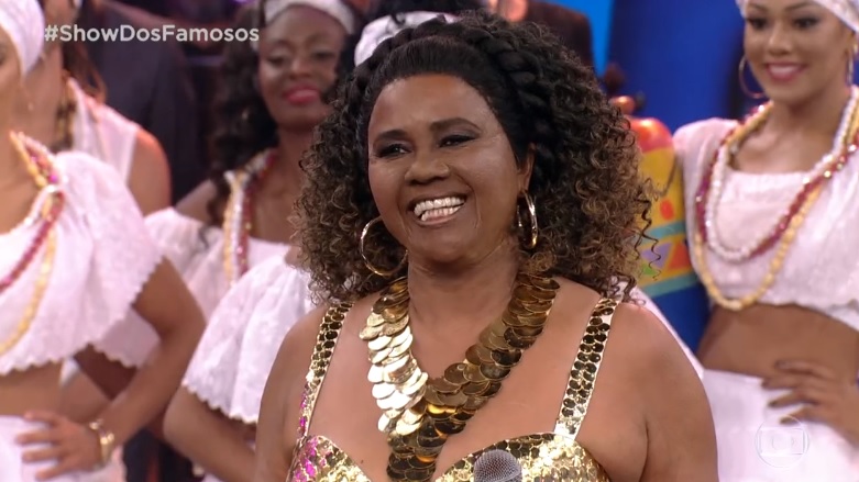 Sandra de Sa como Margareth Menezes no Show dos Famosos