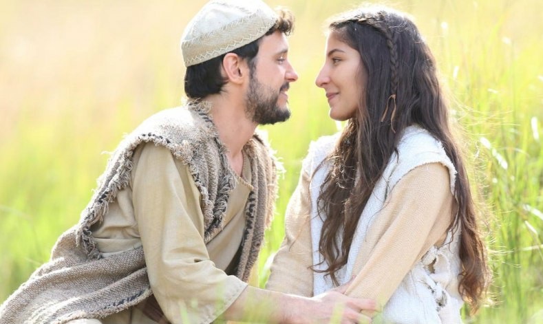 José (Guilherme Dellorto) e Maria (Juliana Xavier) em Jesus