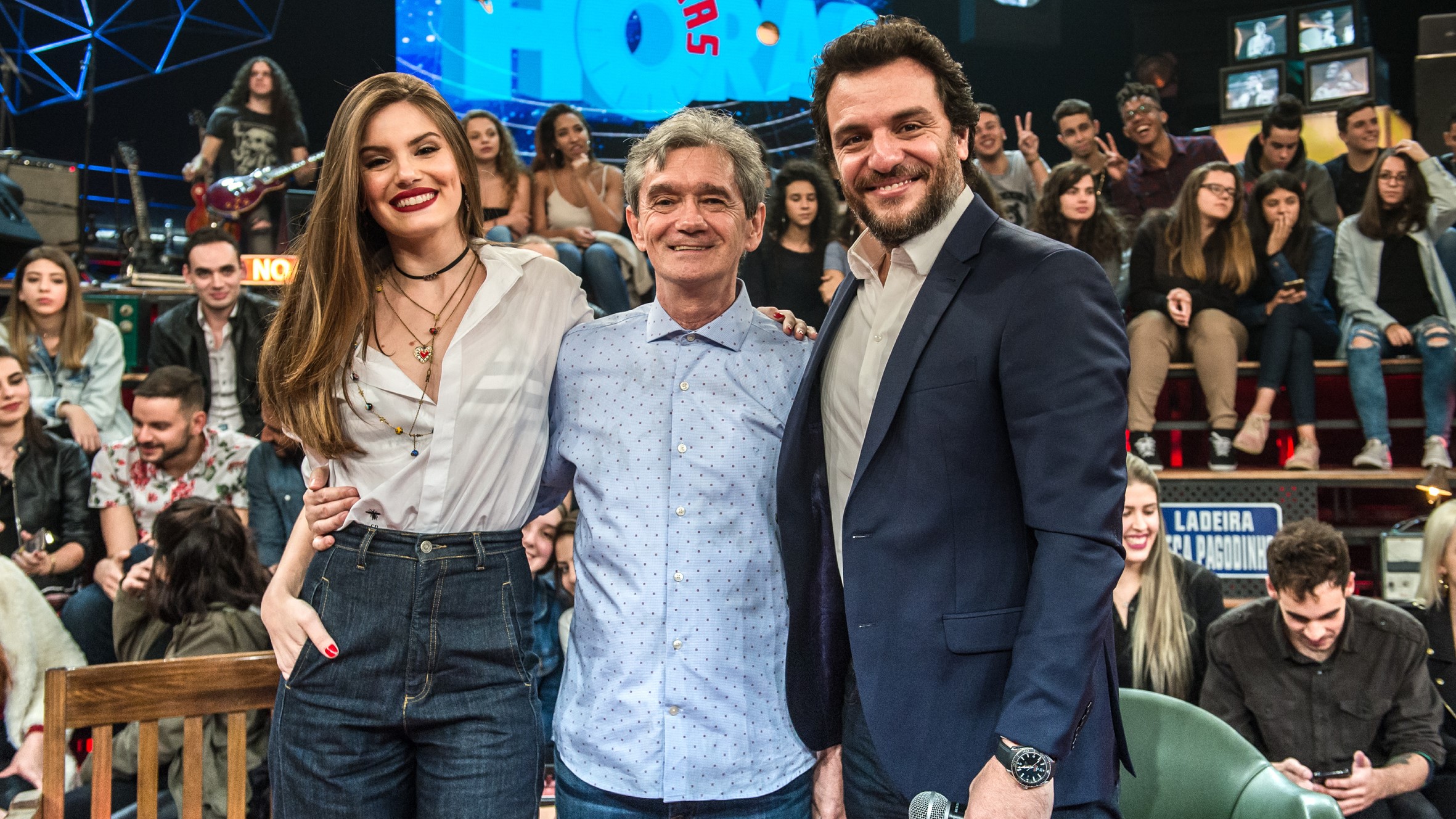 Serginho Groisman, Camila Queiroz e Rodrigo Lombardi no Altas Horas