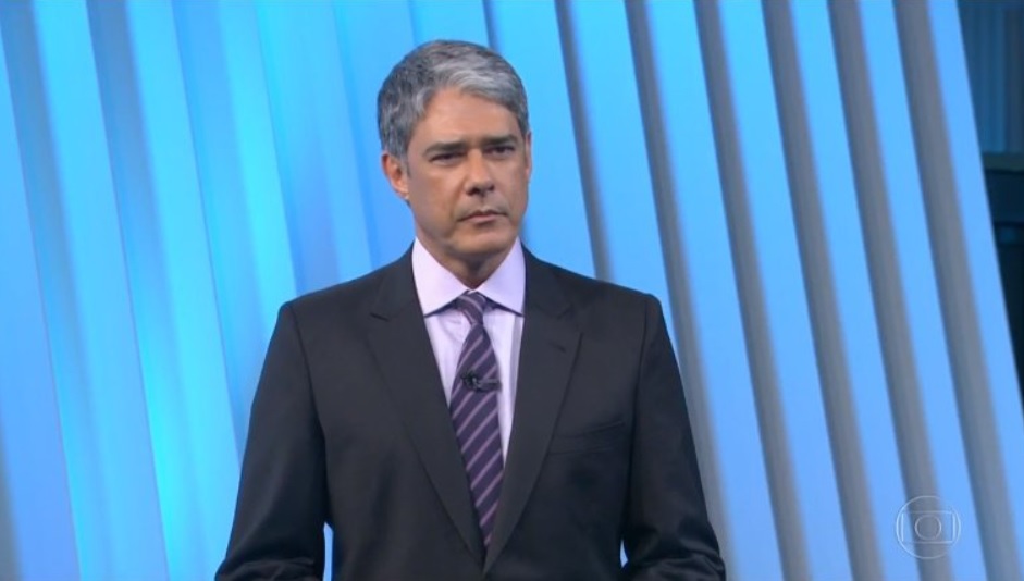 William Bonner na TV Globo durante cobertura da eleicao
