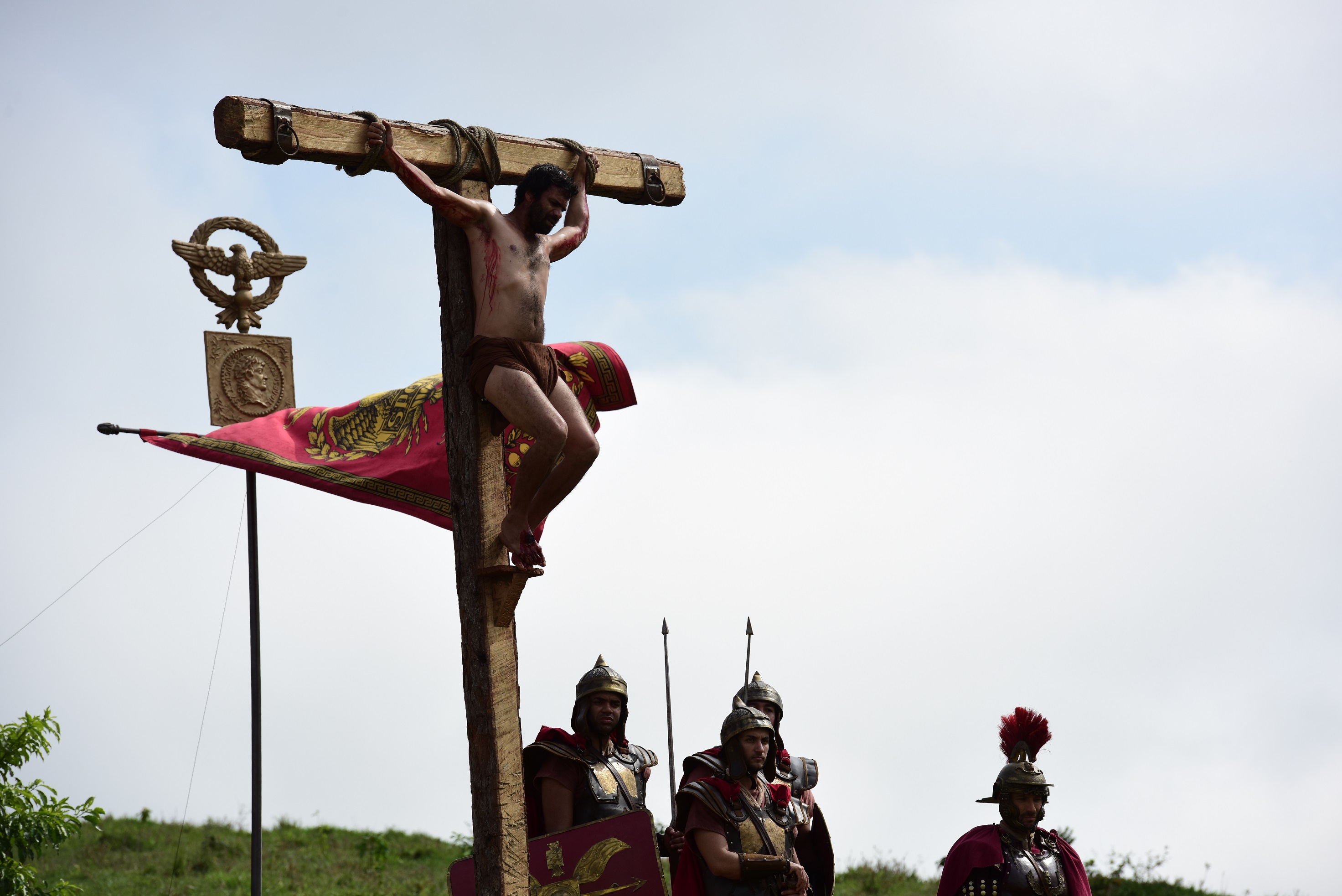 Crucificação de Ami (Felipe Cardoso) em Jesus