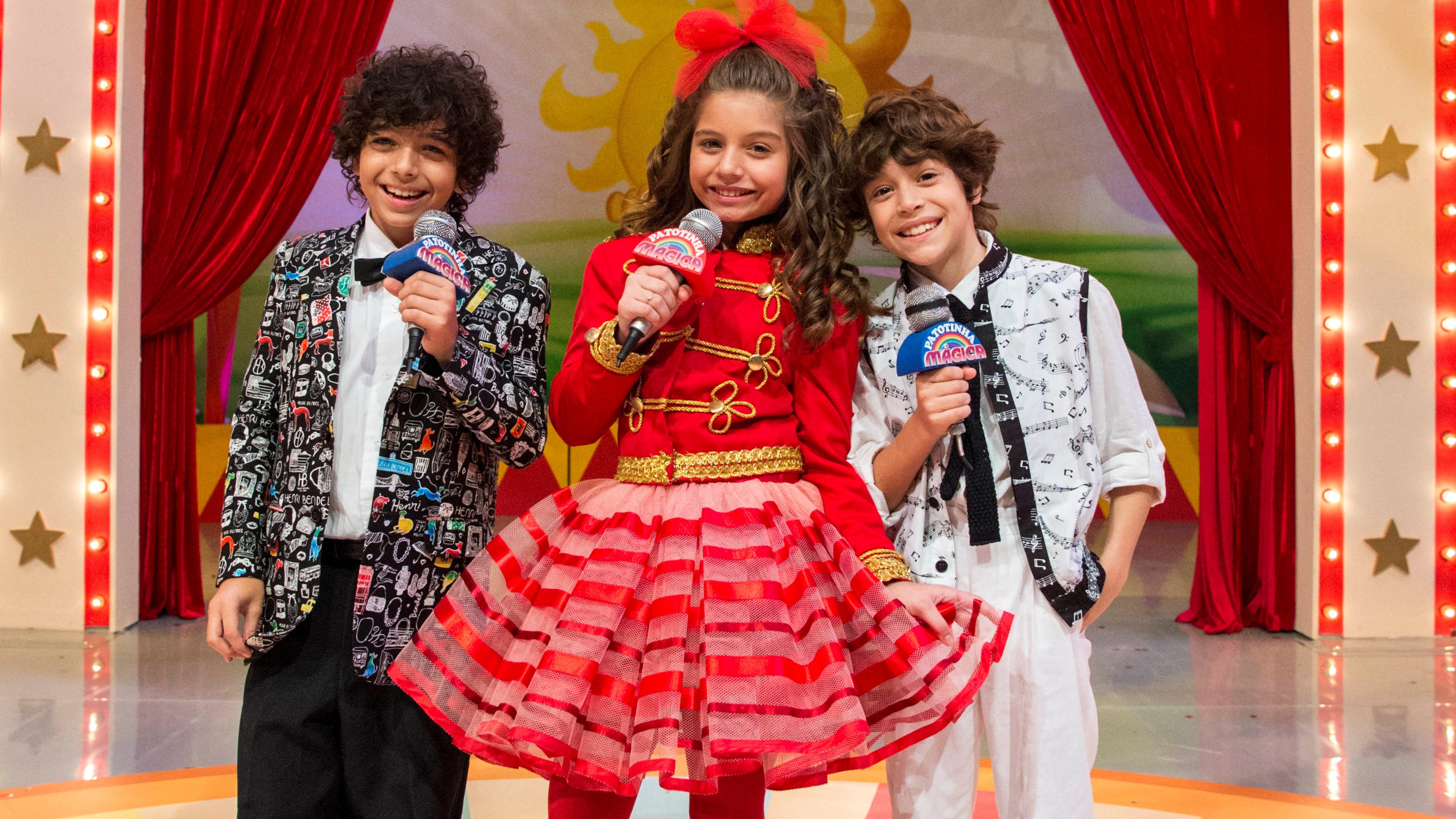 A Patotinha Mágica de Verão 90 - João (João Bravo), Jerônimo (Diogo Caruso) e Manuzita (Melissa Nóbrega) se apresentando no programa infantil comandado pelo trio