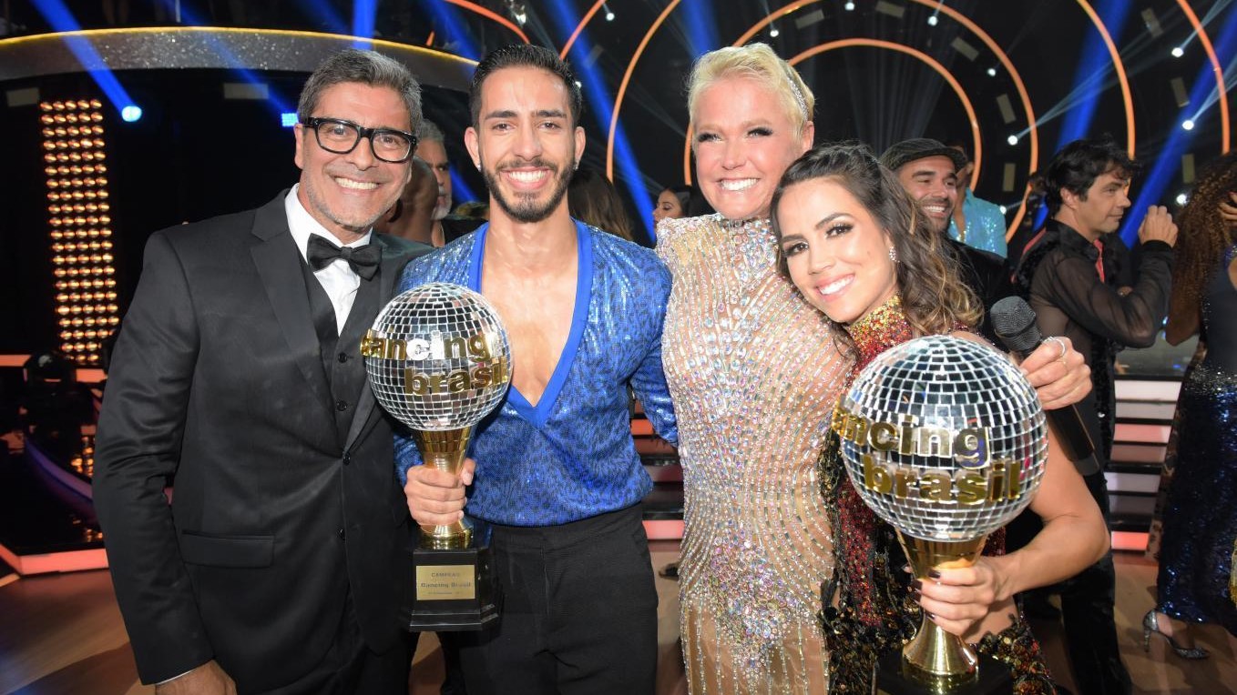 Junno Andrade, Fernando Perrotti, Xuxa Meneghel e Pérola Faria na final do Dancing Brasil