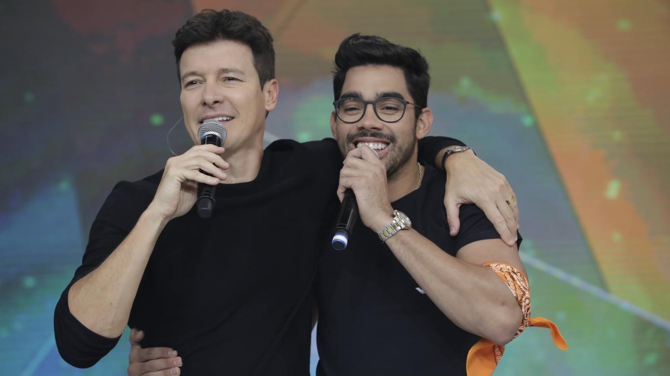 O apresentador Rodrigo Faro e o cantor Gabriel Diniz