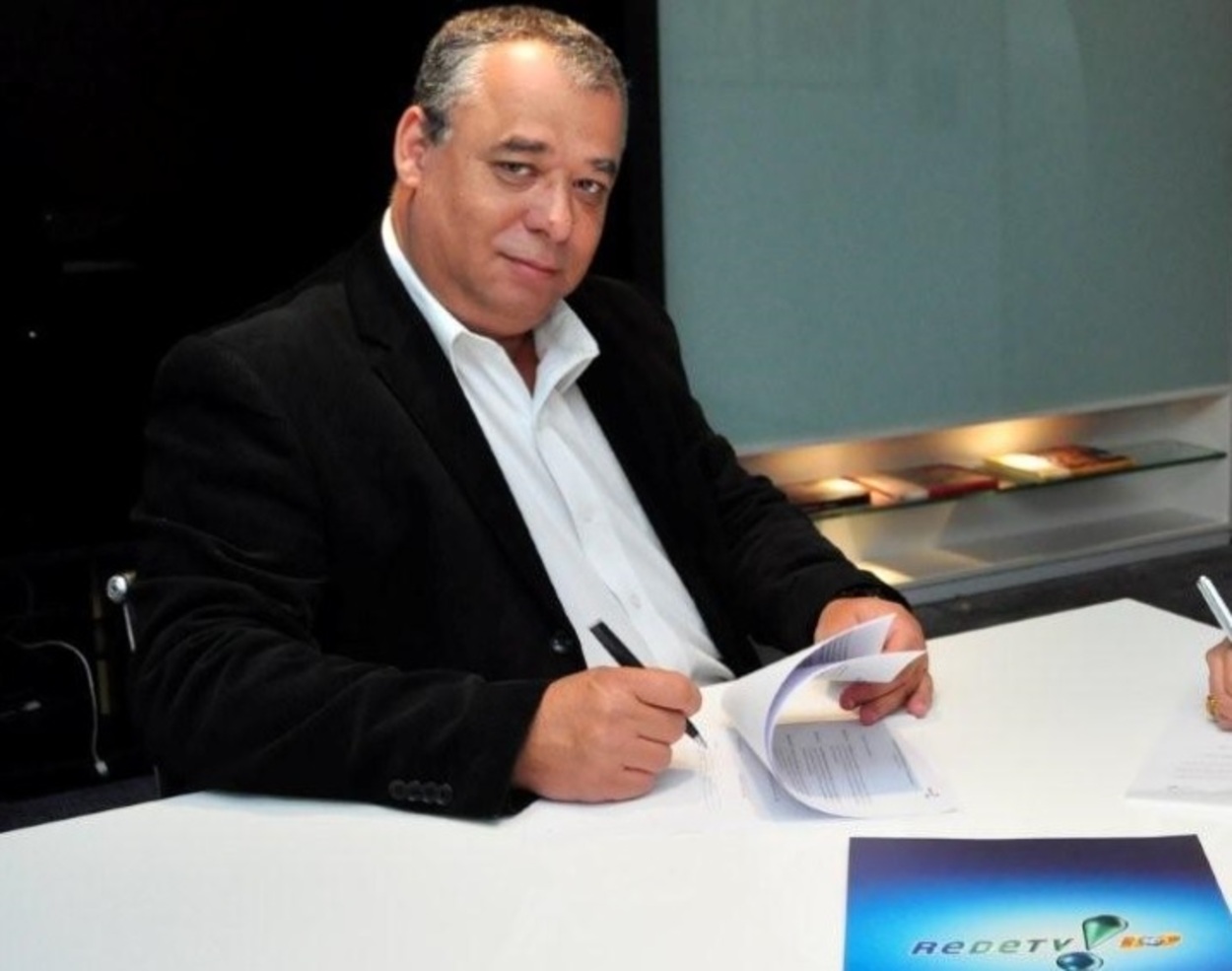Francisco Almeida, o Chiquinho, diretor de programação da Rede TV!, foi demitido