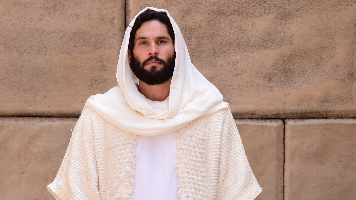 O ator Dudu Azevedo interpreta Jesus na novela da Record TV
