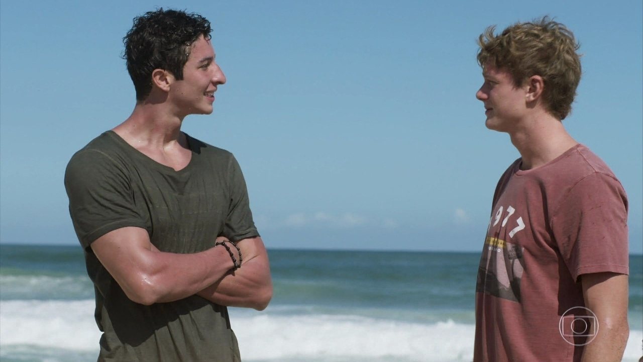 Beto (John Buckley) e Filipe (Pedro Novaes) em Malhação: Toda Forma de Amar