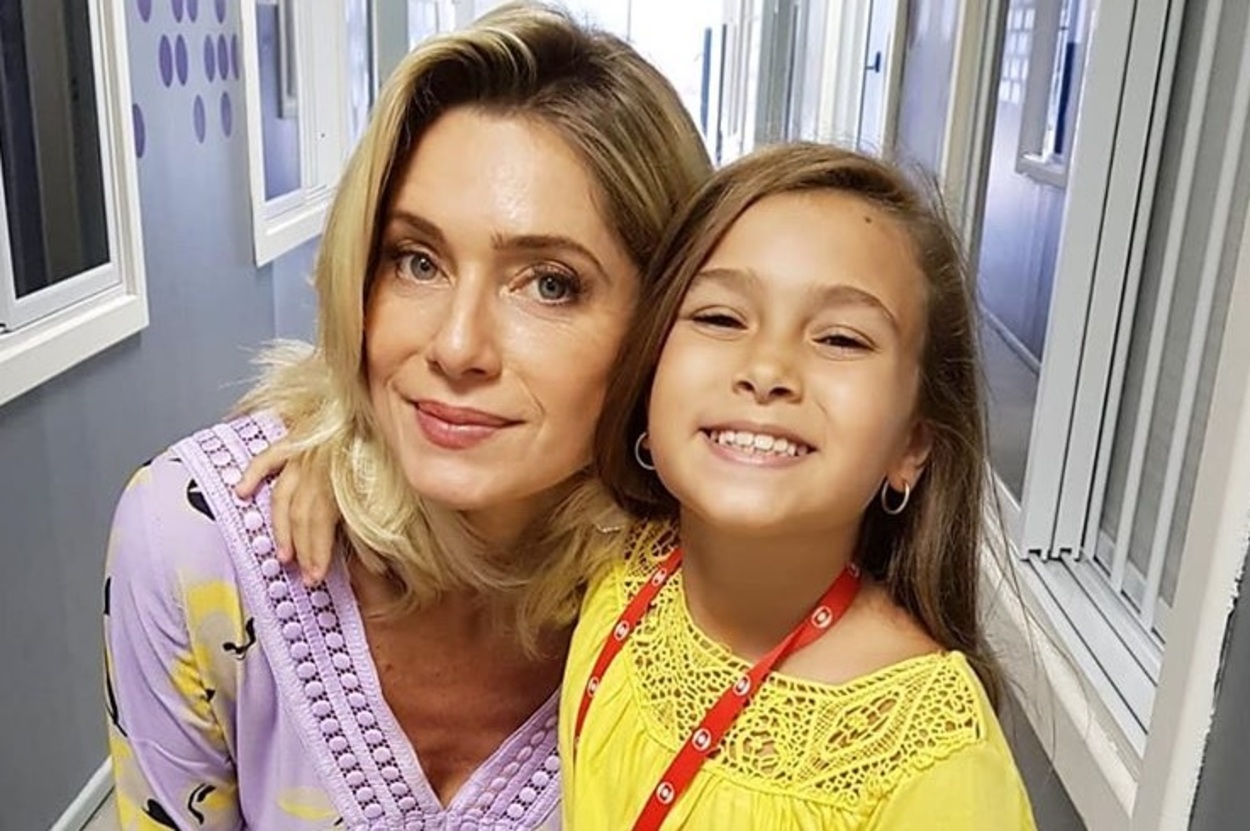 Letícia Spiller e Vittória Seixas nos bastidores da Globo