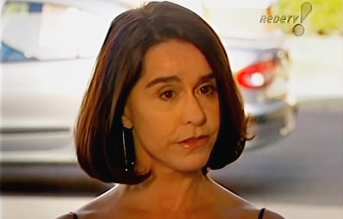 Lucélia Santos interpretou Suzana Mayer em Donas de Casa Desesperadas na RedeTV! (Reprodução: RedeTV!)