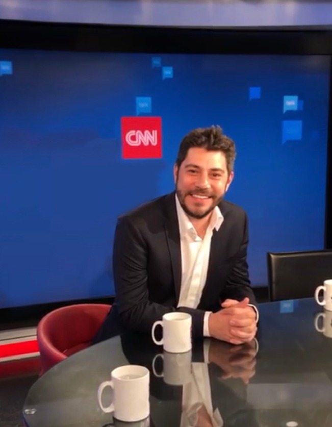 Evaristo Costa no estúdio da CNN Brasil