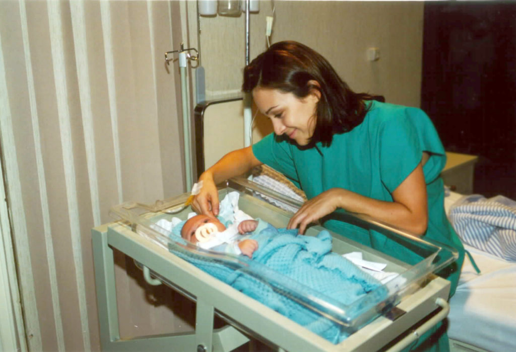 Eduarda (Gabriela Duarte) Com bebê na maternidade em Por Amor
