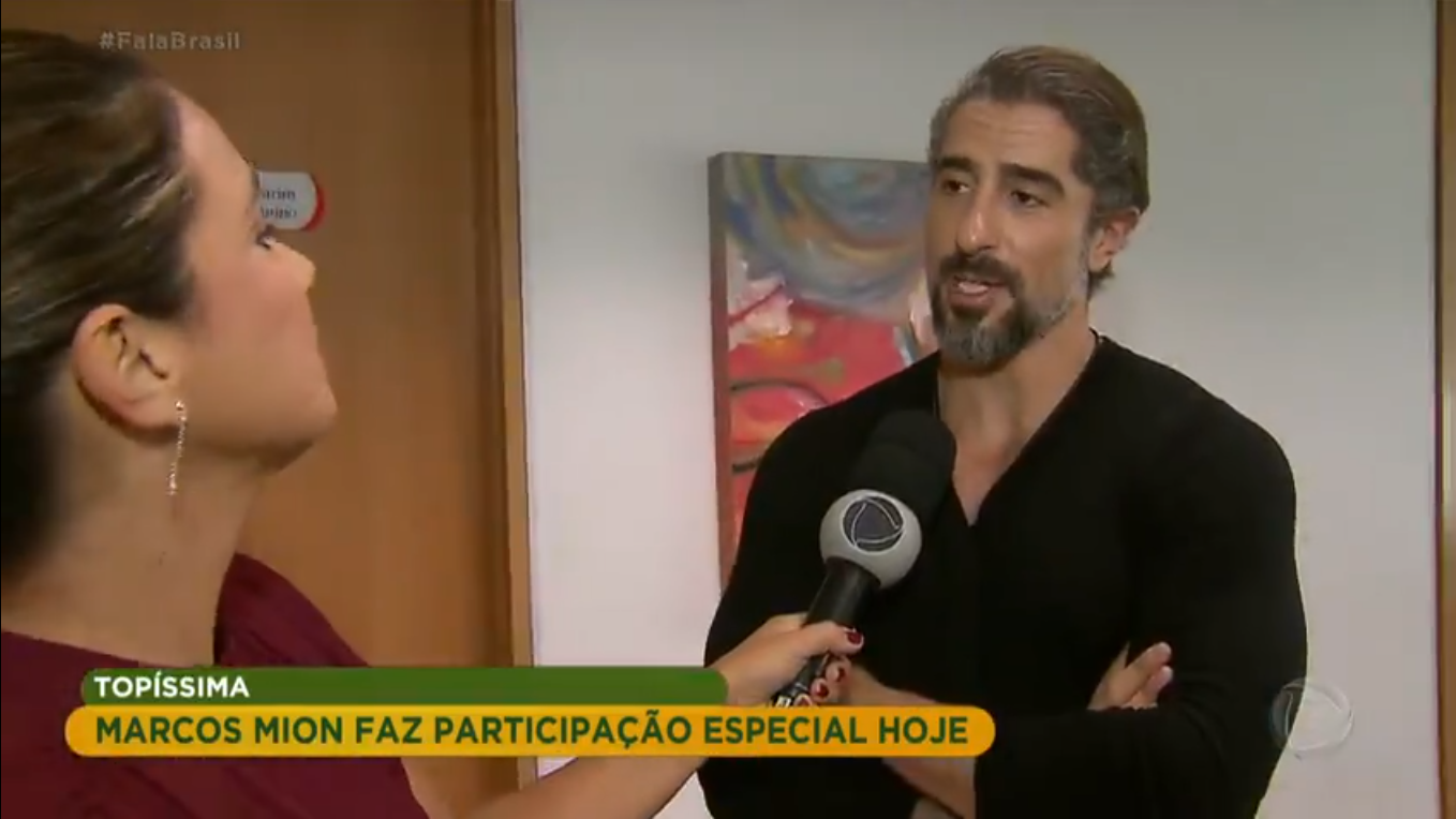 Marcos Mion durante matéria do Fala Brasil