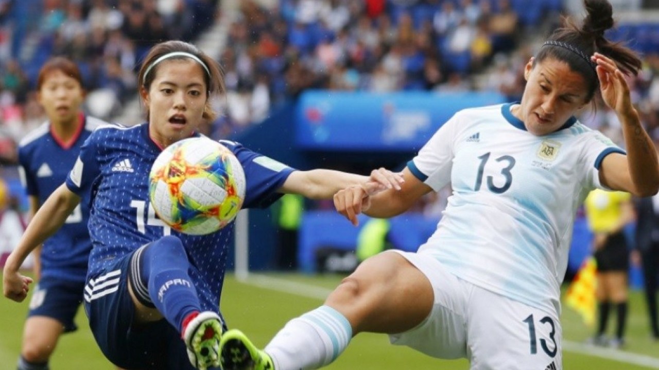 Seleção Feminina do Japão em jogo contra a Argentina