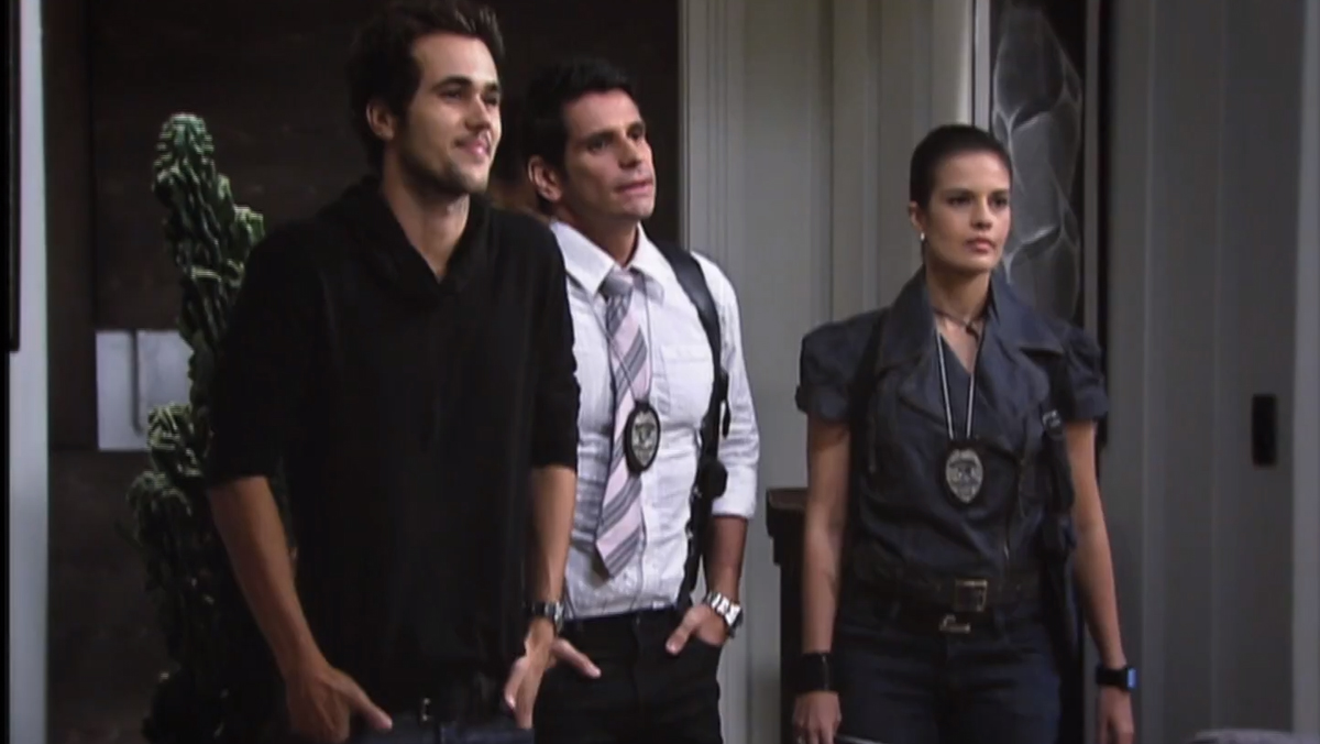 Rodrigo (Bruno Ferrari), Márcia (Raquel Nunes) e Douglas (Alexandre Barilari) em Bela a Feia