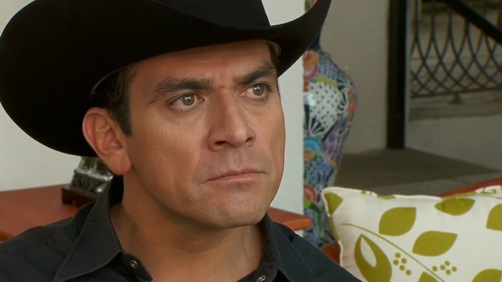 Jorge Salinas vive Rogério Monteiro em A Que Não Podia Amar (Divulgação / Televisa)