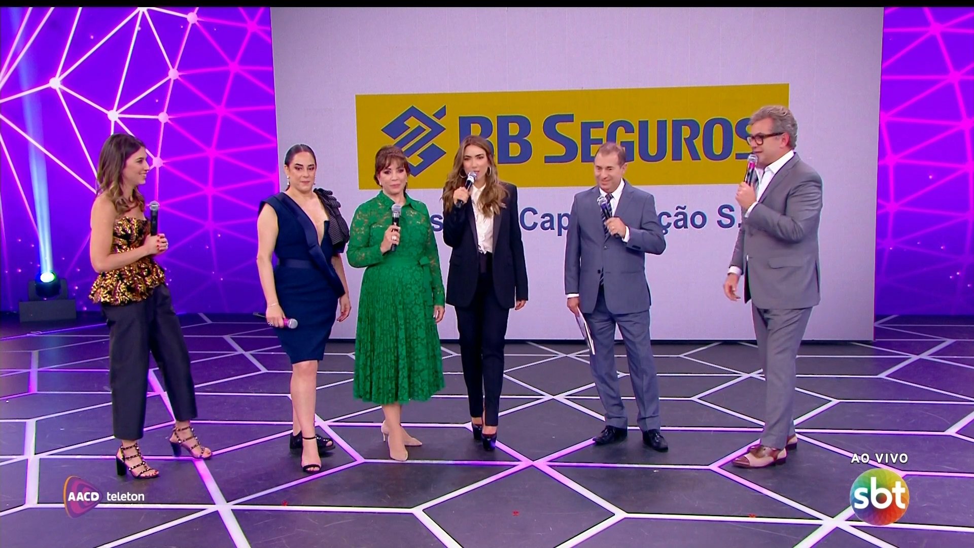 Família Abravanel e Mauro Zukerman: filhas de Silvio Santos e ex-apresentador do SBT comandaram fim do Teleton 2019 sem Silvio Santos (Reprodução/SBT)