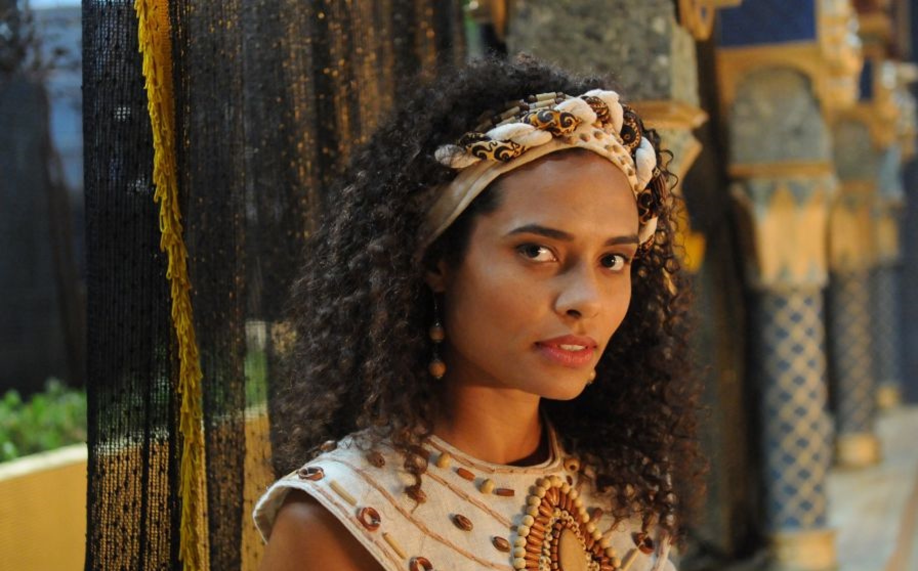 Aisha Jambo como Gadise em O Rico e Lázaro (Munir Chatak / Record TV)