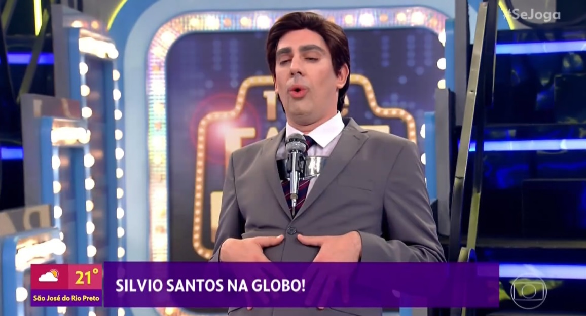 Marcelo Adnet como Silvio Santos no Se Joga