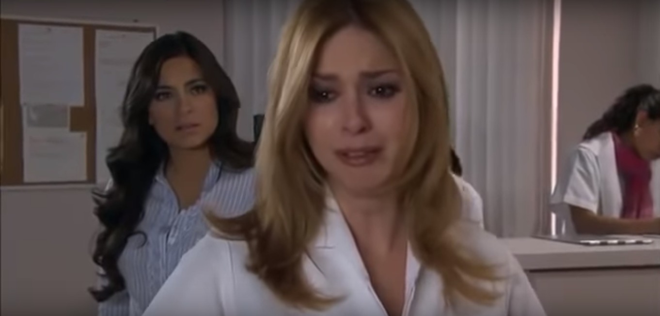 Anaís e Ana Brenda Contreras em cena da novela A Que Não Podia Amar (Reprodução / Televisa)