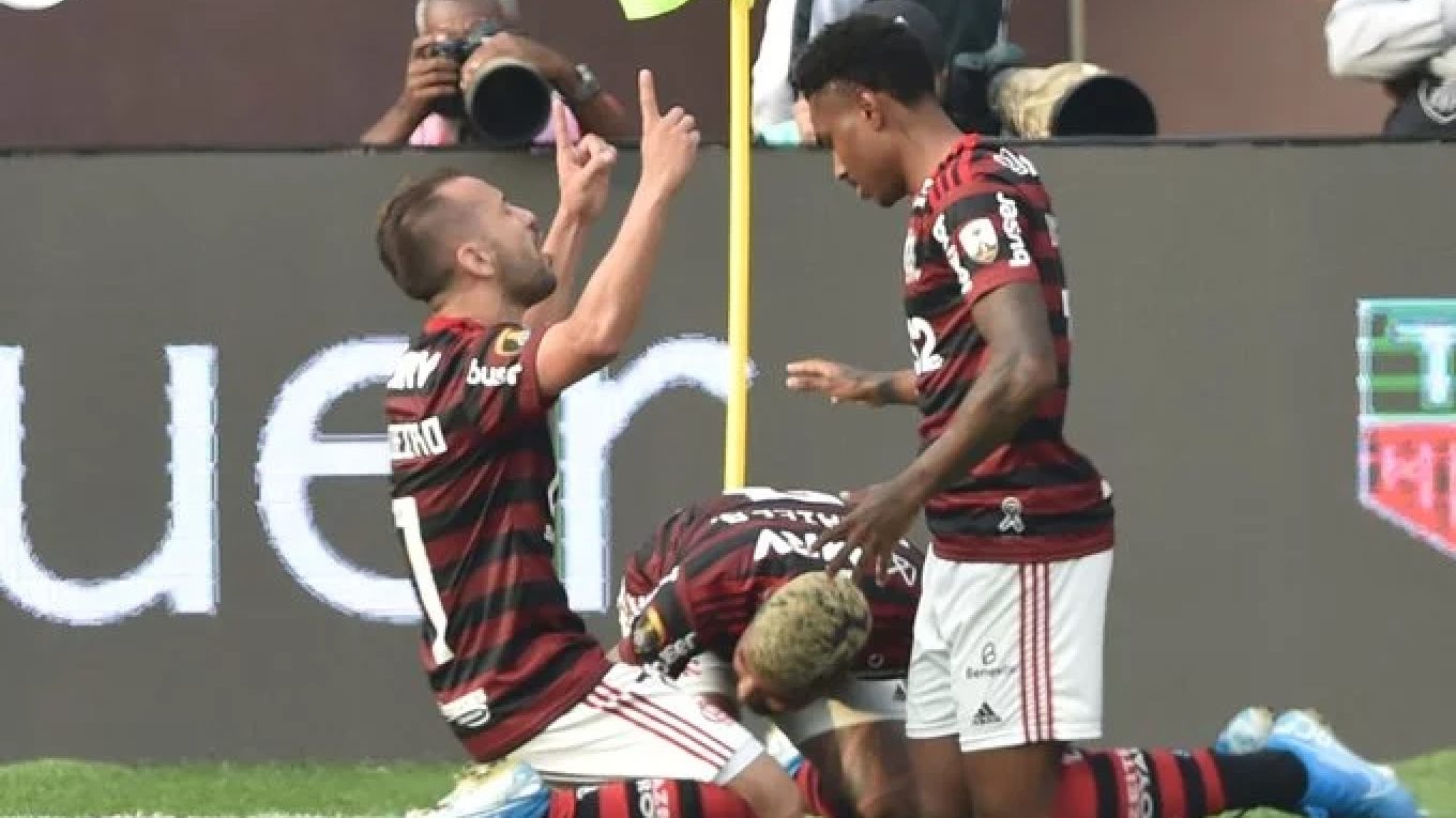 Jogadores do Flamengo comemoram Vitória (Reprodução)