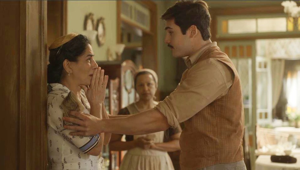 Glória Pires e Nicolas Prattes como Lola e Alfredo em Éramos Seis (Divulgação / Globo)