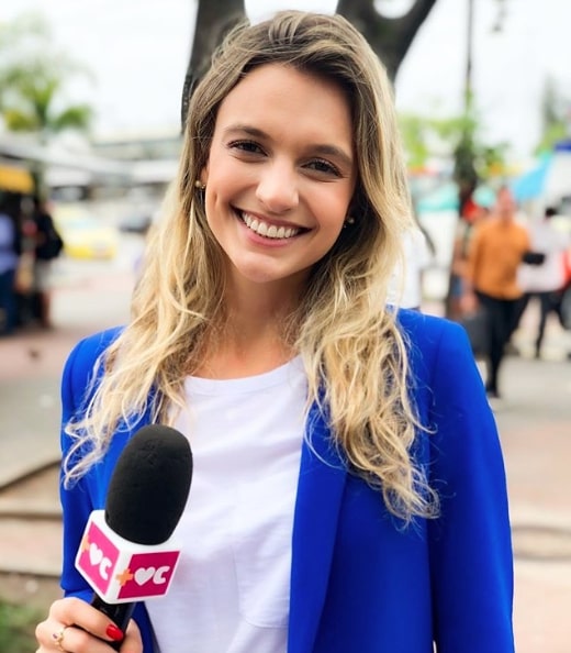 Ana Helena Goebel fazendo reportagens no Mais Você (Reprodução/Globo)